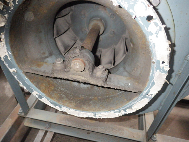 送風機　ピロー形ファンベアリング交換画像