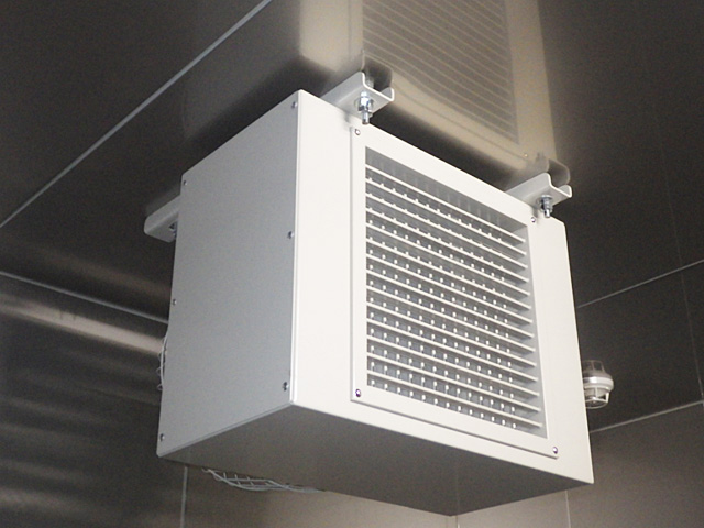 電熱式ユニットヒーター（背面）画像