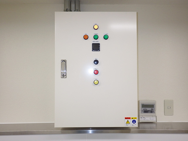 電熱式ユニットヒーター（背面）画像