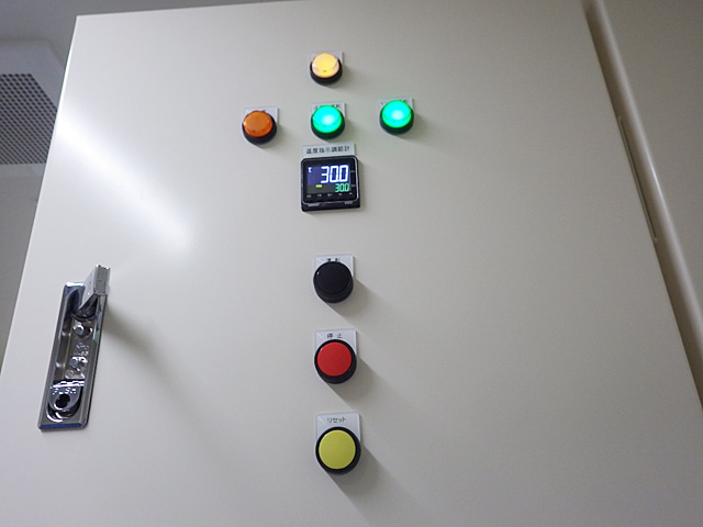 電熱式ユニットヒーター（背面）画像